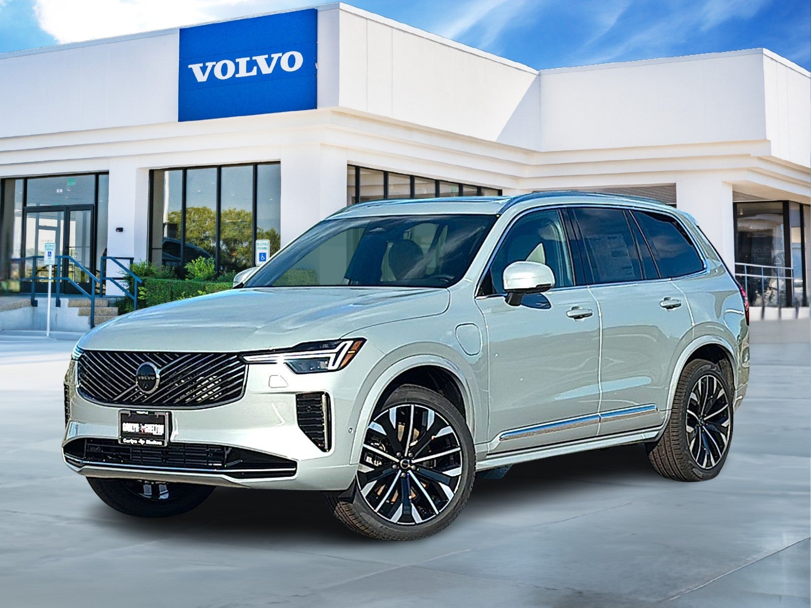 2026 Volvo XC90 Plug-In Hybrid