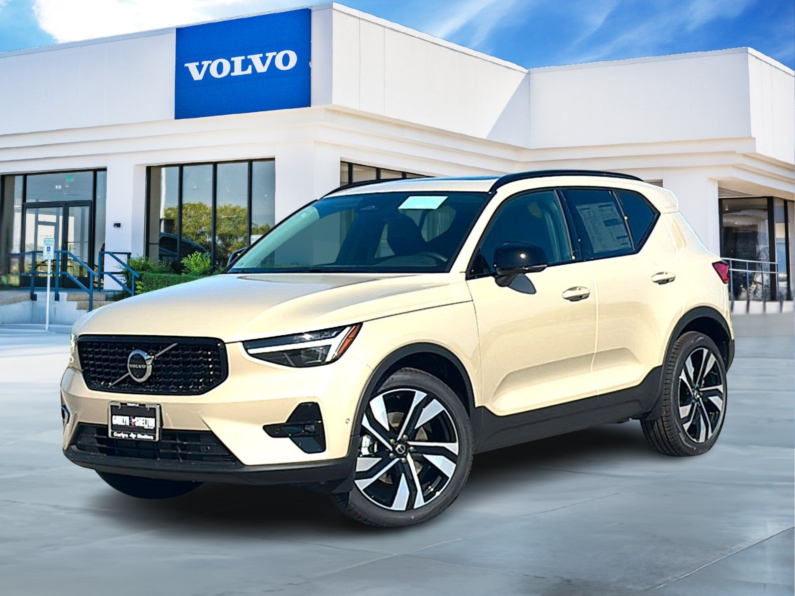 2026 Volvo XC40